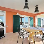 Mediterrane Natalia Vrsi