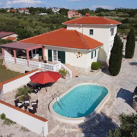Villa Mediterrane Natalia Kovacic