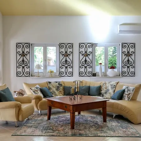 Βίλα Mediterrane Natalia *