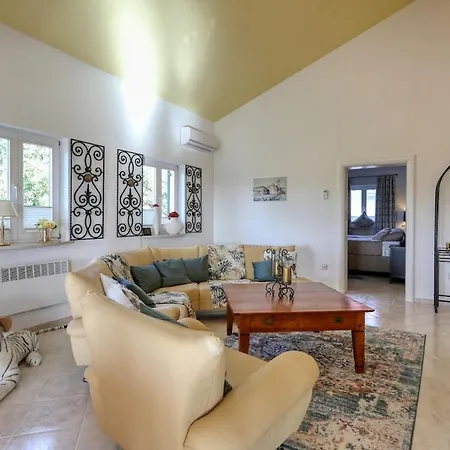 Βίλα Mediterrane Natalia *