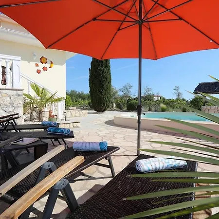 Mediterrane Natalia Kovacic