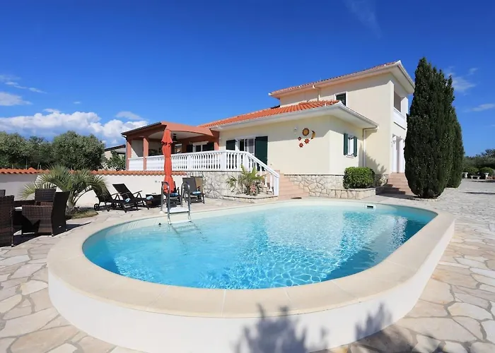 Mediterrane Natalia 브르시