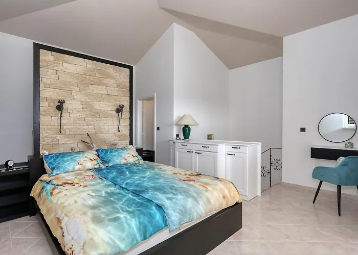 Mediterrane Natalia * ヴーシ