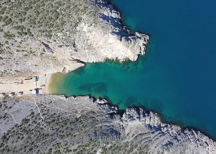 Mediterrane Natalia ヴーシ